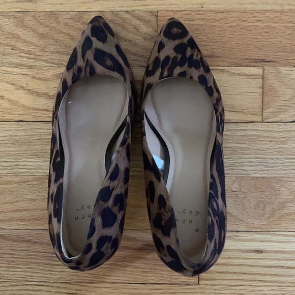 Size 7 Leopard Print Pumps - worn only once! - Picture 2 of 3